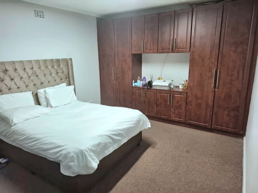  Bedroom Property for Sale in Plumstead Western Cape